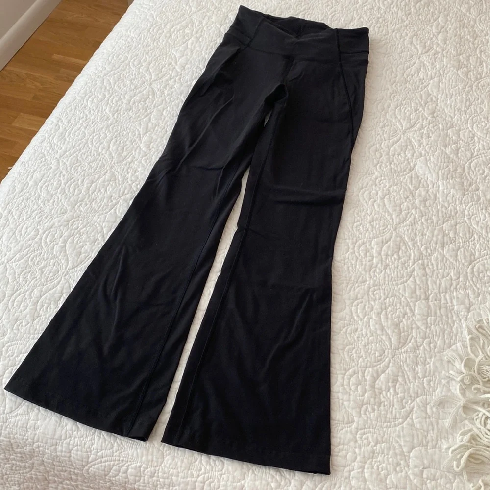 lululemon athletica Black Flare Leggings - Picture 1 of 1